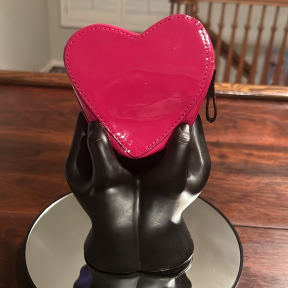 YSL - SAINT LAURENT Beaute Heart Pouch w/Mirror Set - Picture 4 of 9